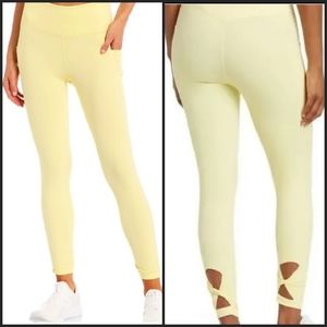 NWOT Free People Solid Wave Rider Legging size M in color-Star Fruit